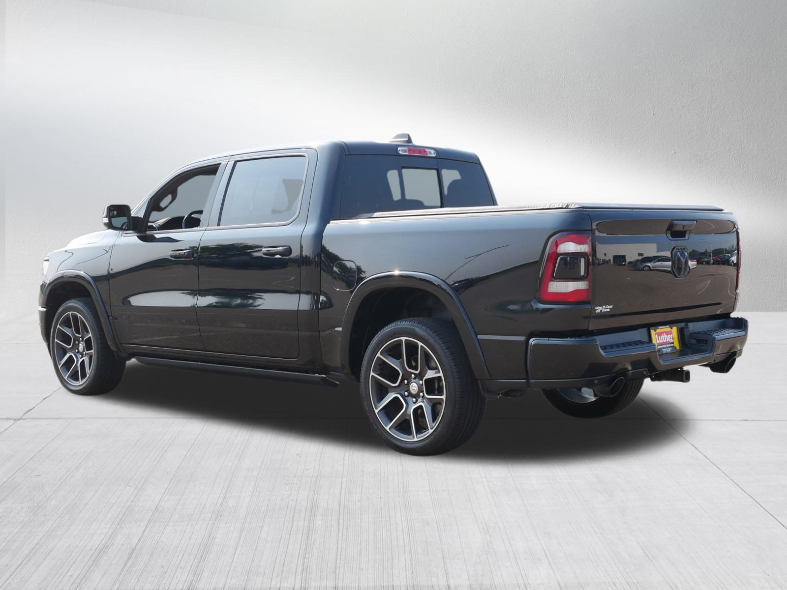 2019 Ram 1500 Laramie photo 3