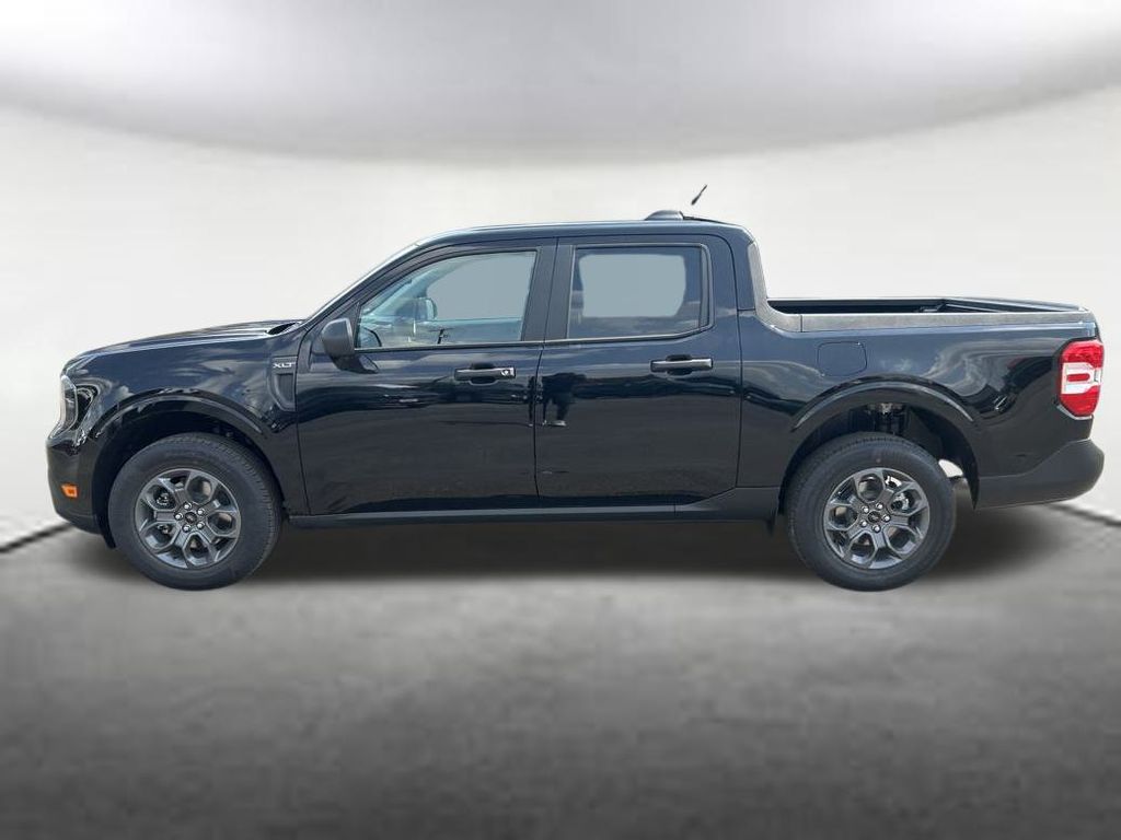 2025 Ford Maverick XLT photo 2