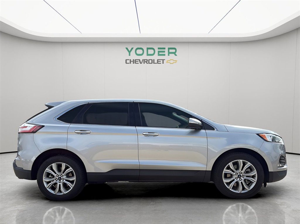 2022 Ford Edge Titanium photo 3