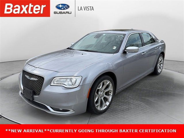 2016 Chrysler 300 Luxury Platinum photo 2