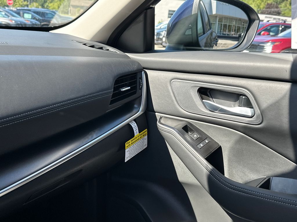 2026 Nissan Rogue SV photo 19