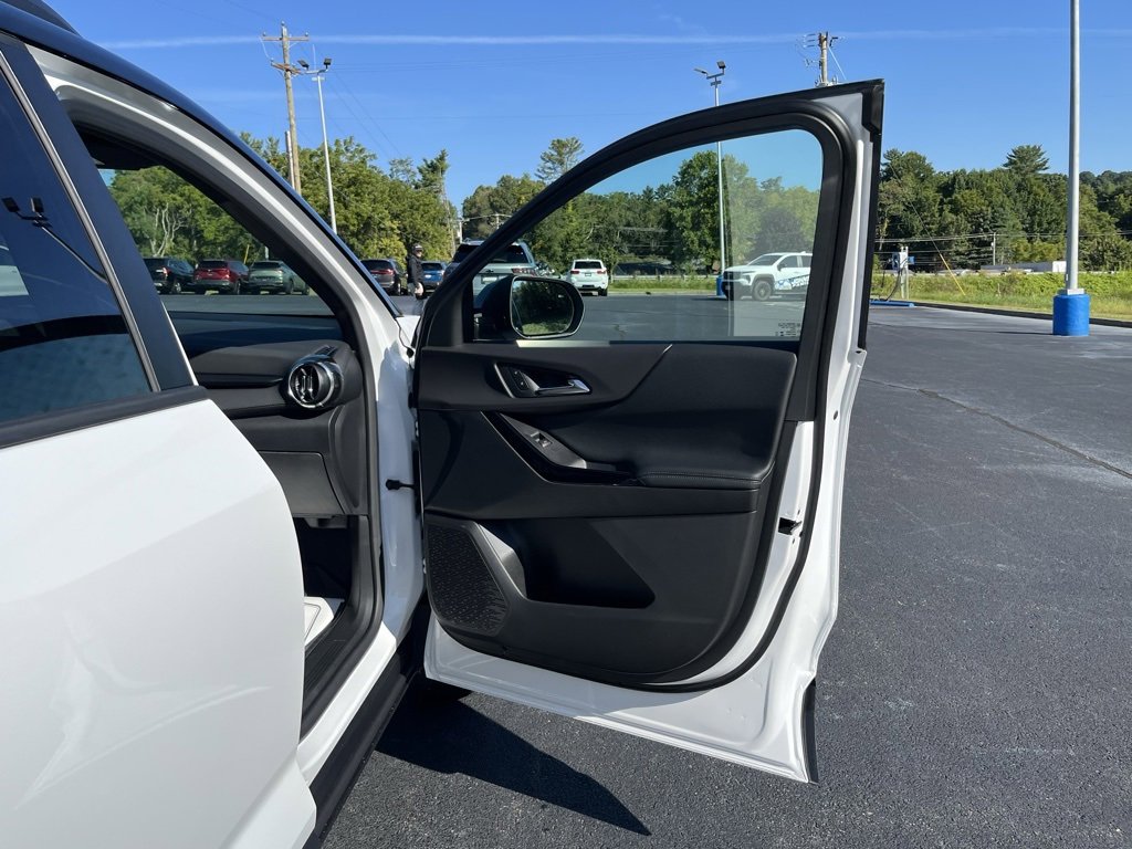 2026 Chevrolet Equinox LT photo 18