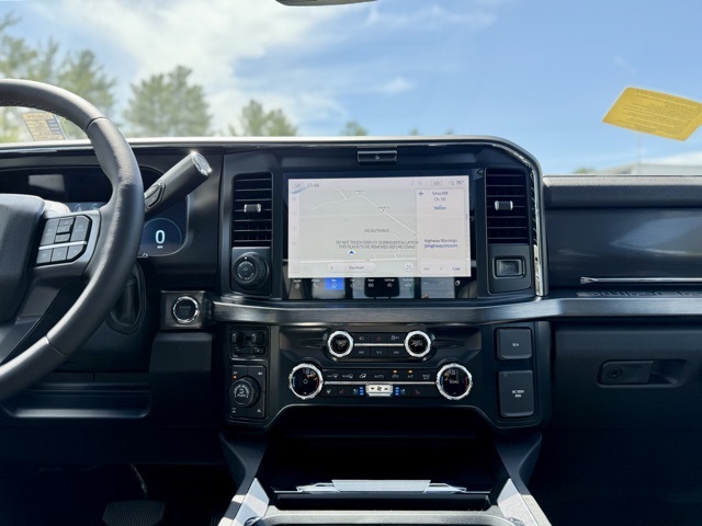 2025 Ford F-350 Lariat photo 21