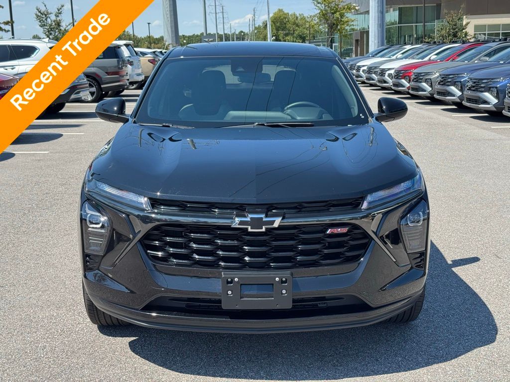 2024 Chevrolet Trax photo 2