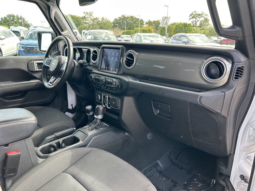 2022 Jeep Wrangler Unlimited Sahara photo 35