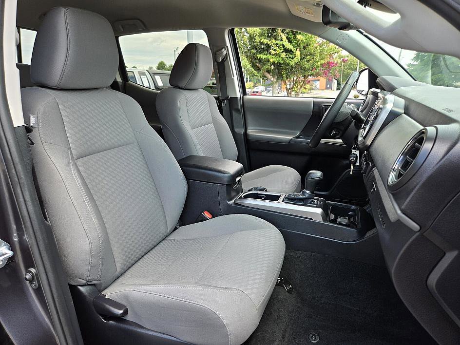 2021 Toyota Tacoma SR5 photo 12