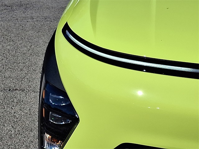 2026 Hyundai Kona SE photo 7