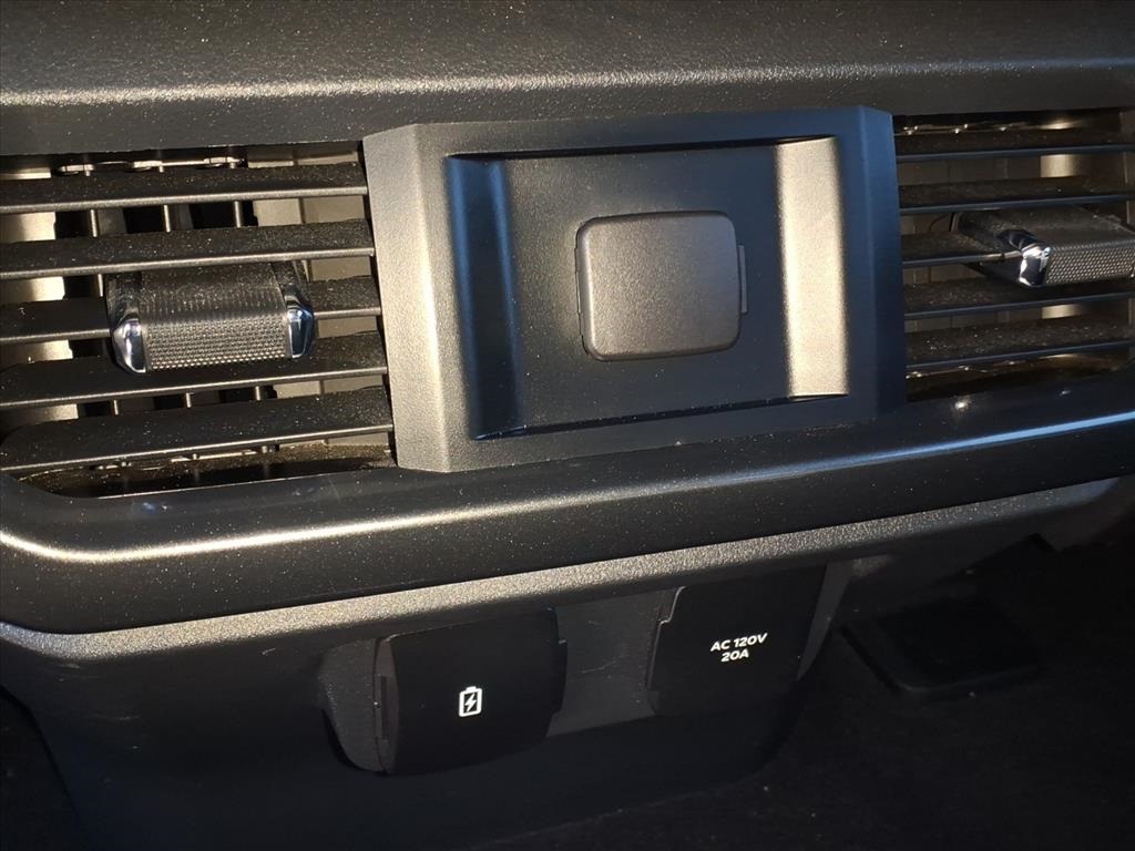 2023 Ford F-150 XLT photo 14