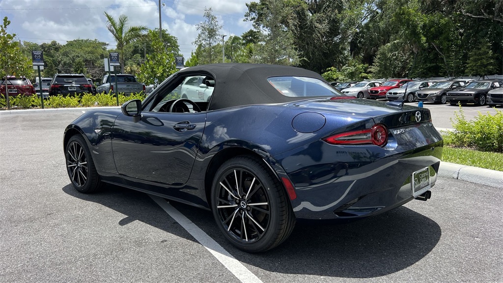 2025 Mazda MX-5 Miata Miata Grand Touring photo 3