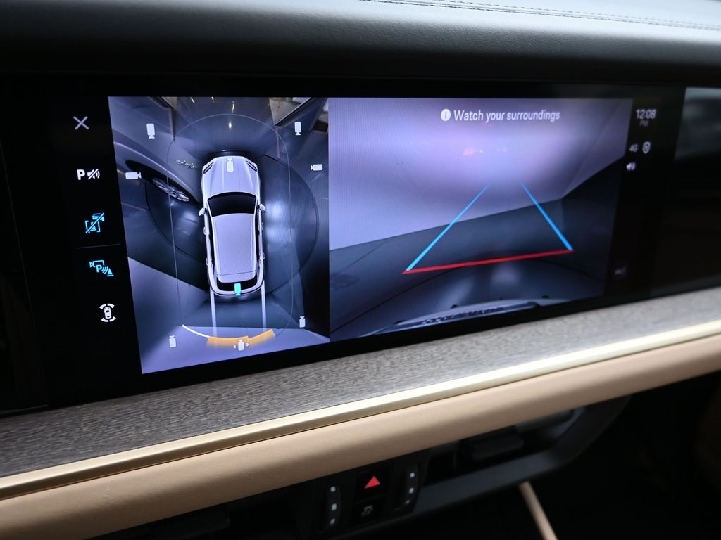 2025 Porsche Cayenne E-Hybrid S photo 24