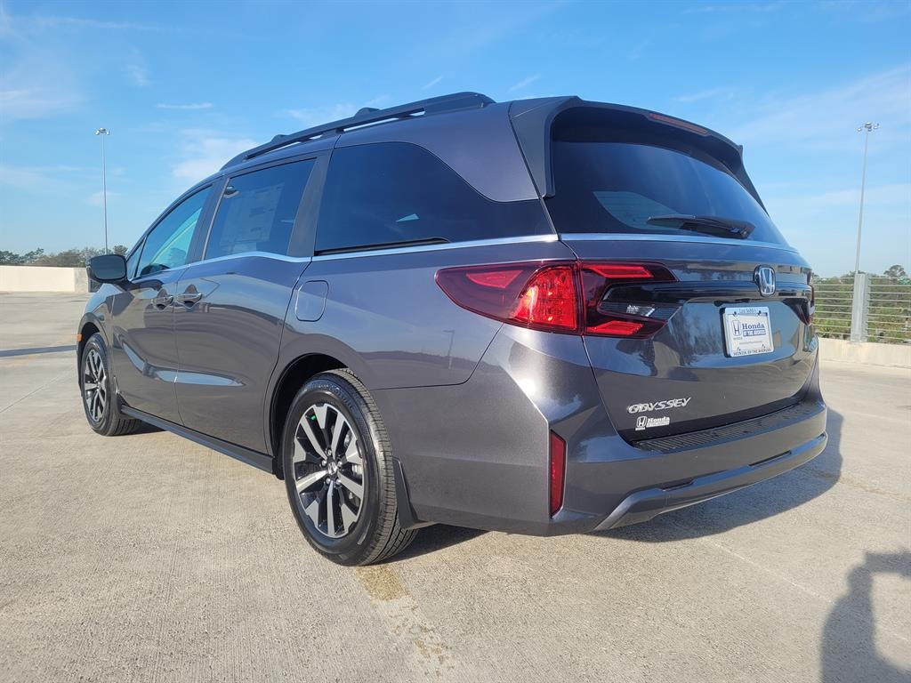 2026 Honda Odyssey Touring photo 4