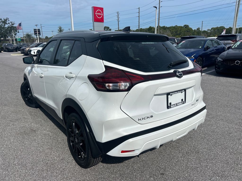 2023 Nissan Kicks SV photo 3