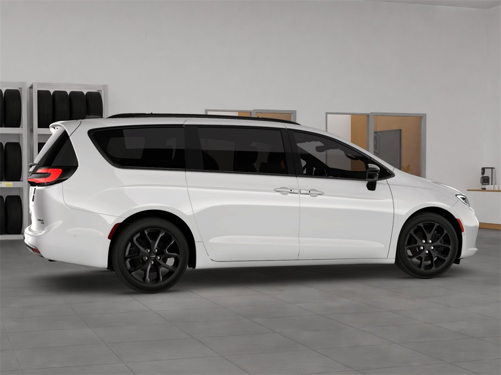 2026 Chrysler Pacifica Limited photo 6