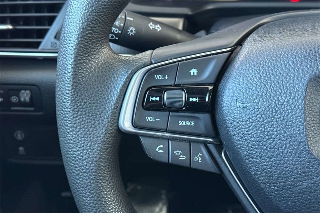 2018 Honda Accord LX photo 26