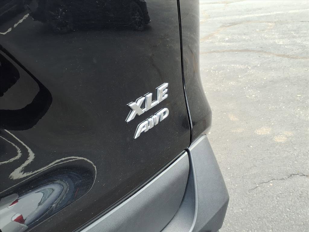 2024 Toyota RAV4 XLE photo 25