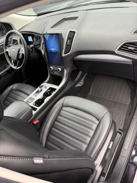 2022 Ford Edge SEL photo 41