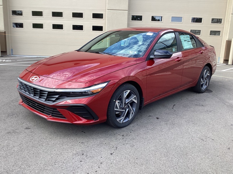 2025 Hyundai Elantra SEL Sport photo 3