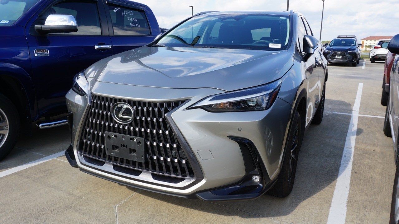 2024 Lexus NX 250's photo