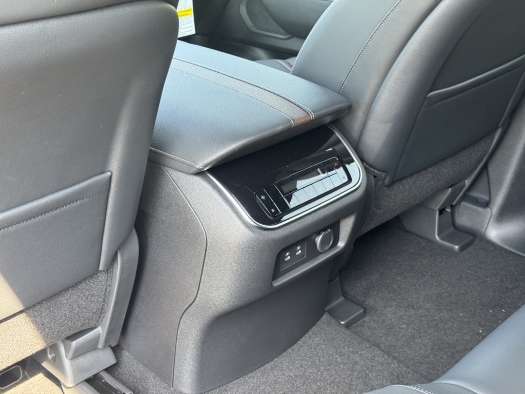 2026 Nissan Armada SL photo 21