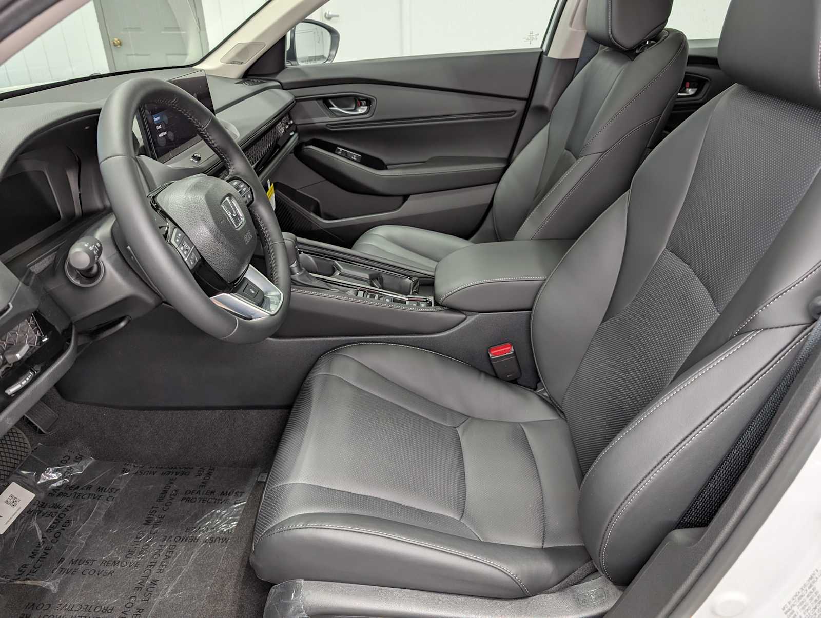 2025 Honda Accord Hybrid Touring photo 2