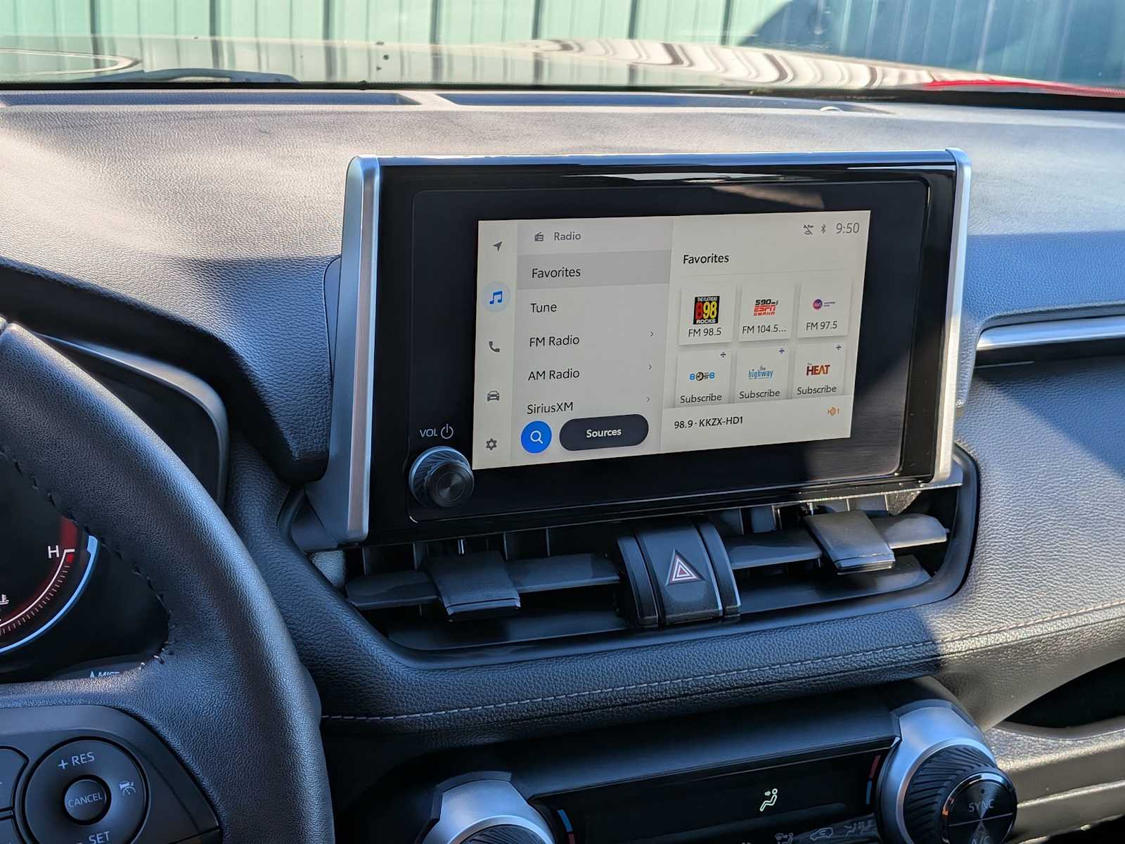 2024 Toyota RAV4 XLE photo 29