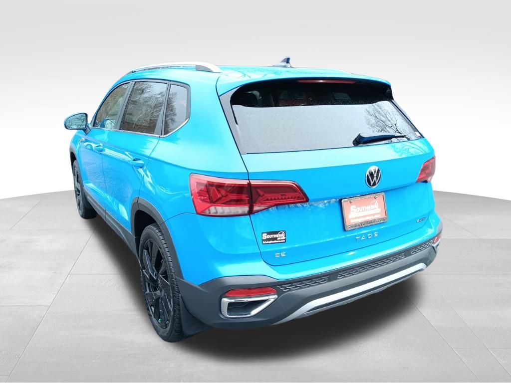 2024 Volkswagen Taos SE photo 3