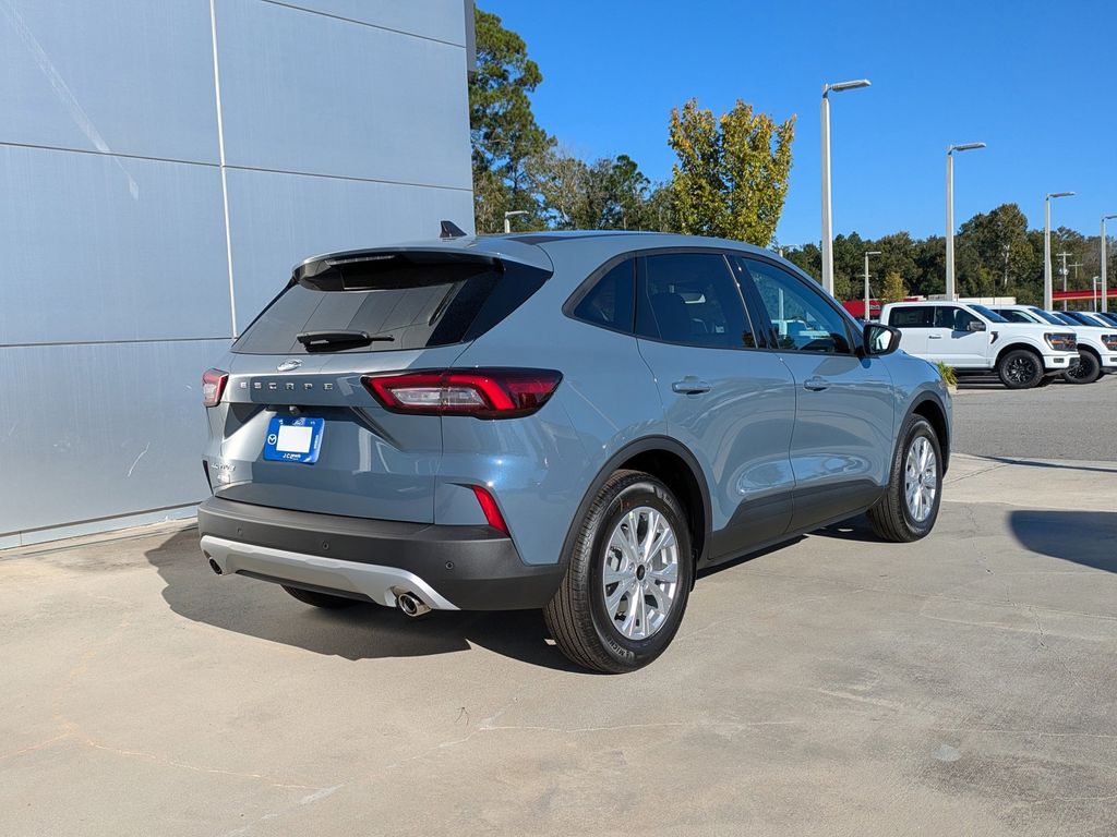 2026 Ford Escape Active photo 2