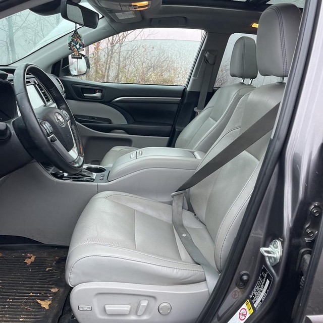 2019 Toyota Highlander Limited Platinum Hybrid photo 4