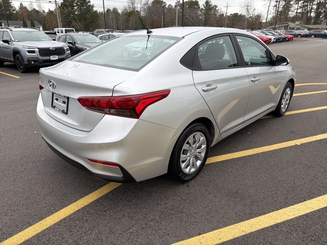 2020 Hyundai Accent SE photo 4