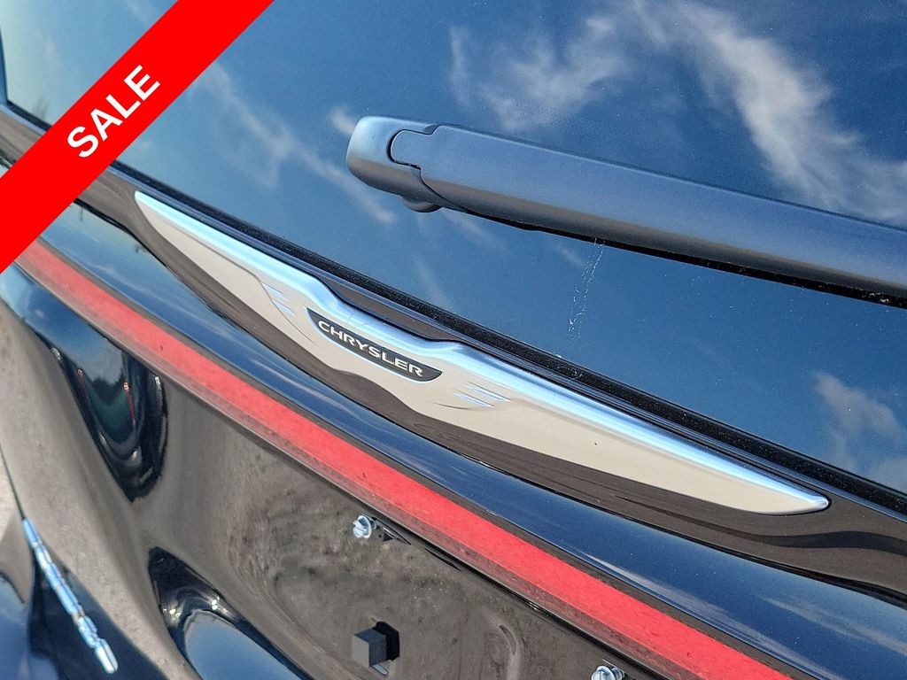 2025 Chrysler Pacifica photo 37