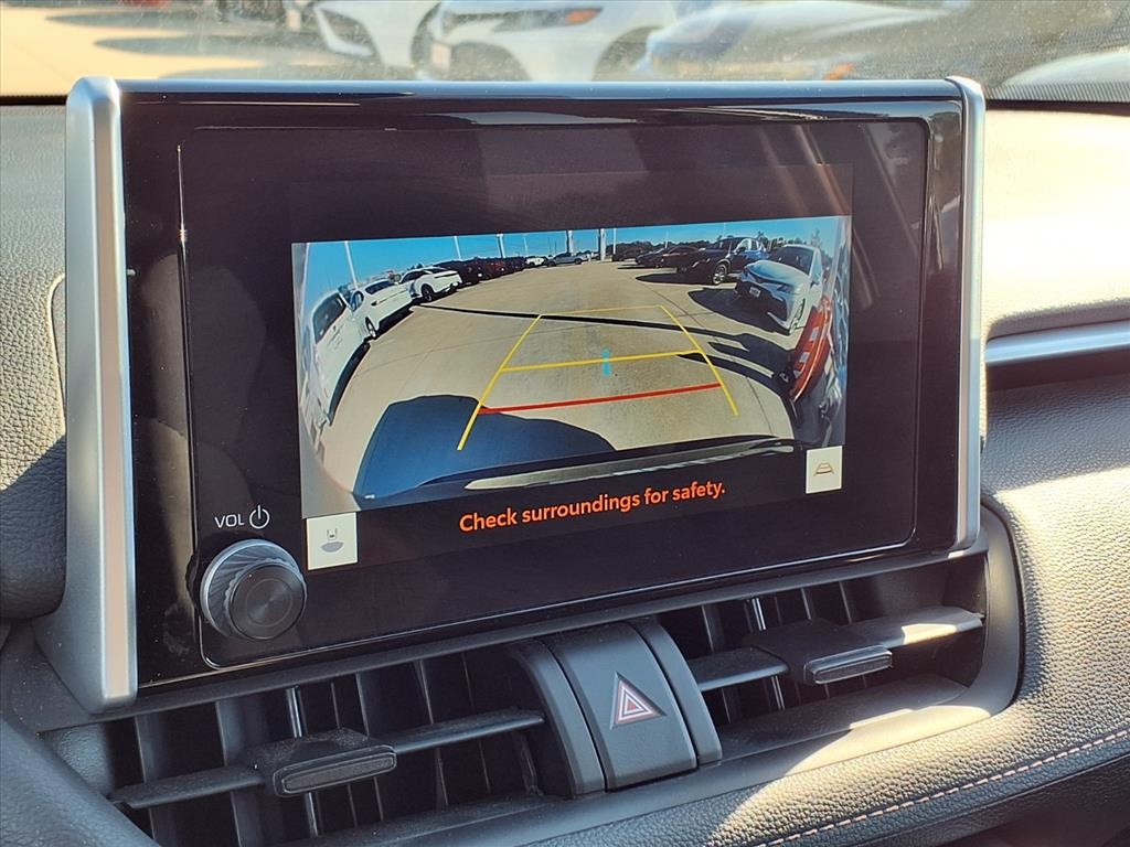 2024 Toyota RAV4 LE photo 4