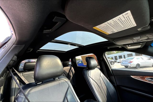 2019 Lincoln Nautilus Reserve photo 13