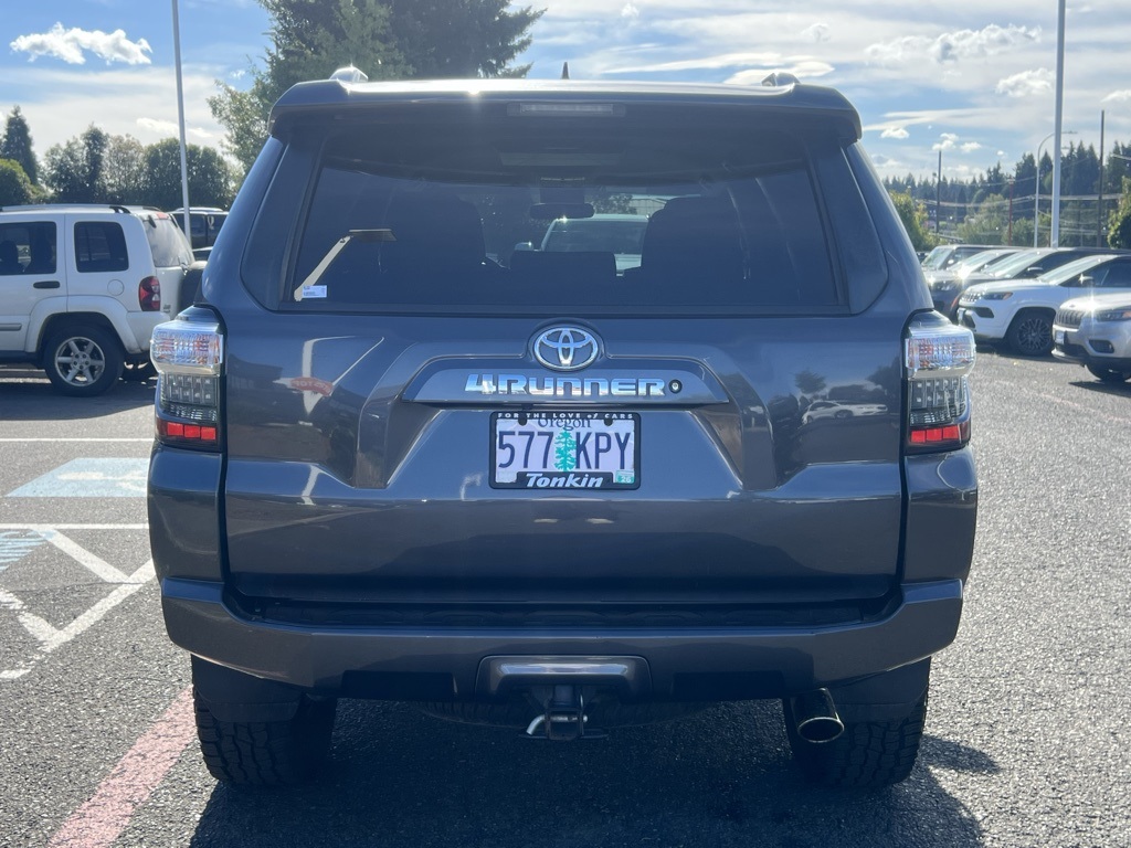2018 Toyota 4Runner SR5 photo 5