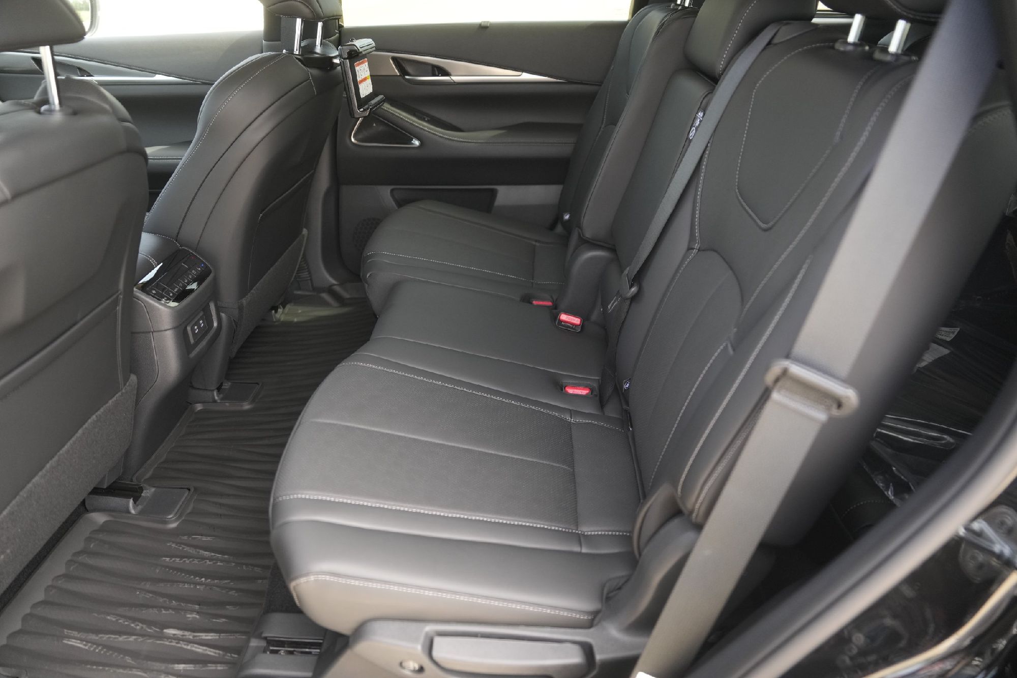 2026 Infiniti QX60 Luxe photo 19