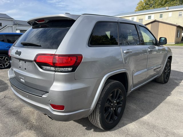 2021 Jeep Grand Cherokee Laredo X photo 4