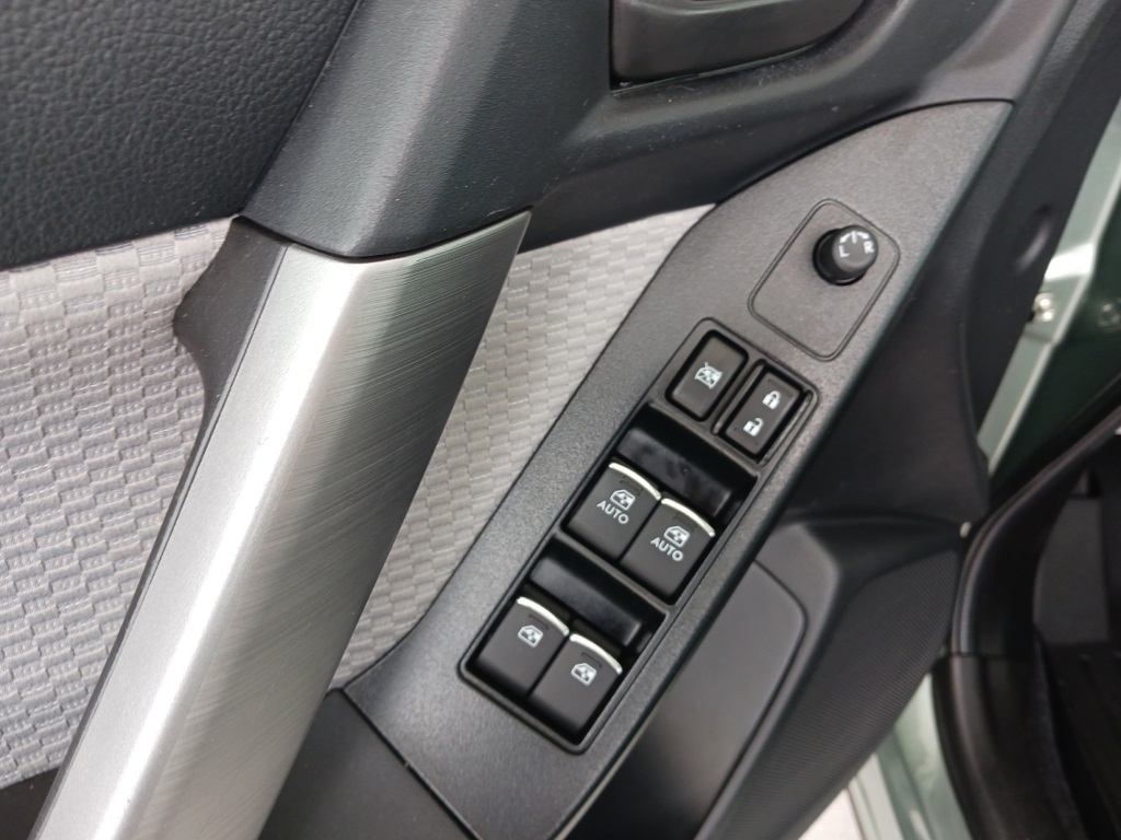 2017 Subaru Forester 2.5i Premium photo 8