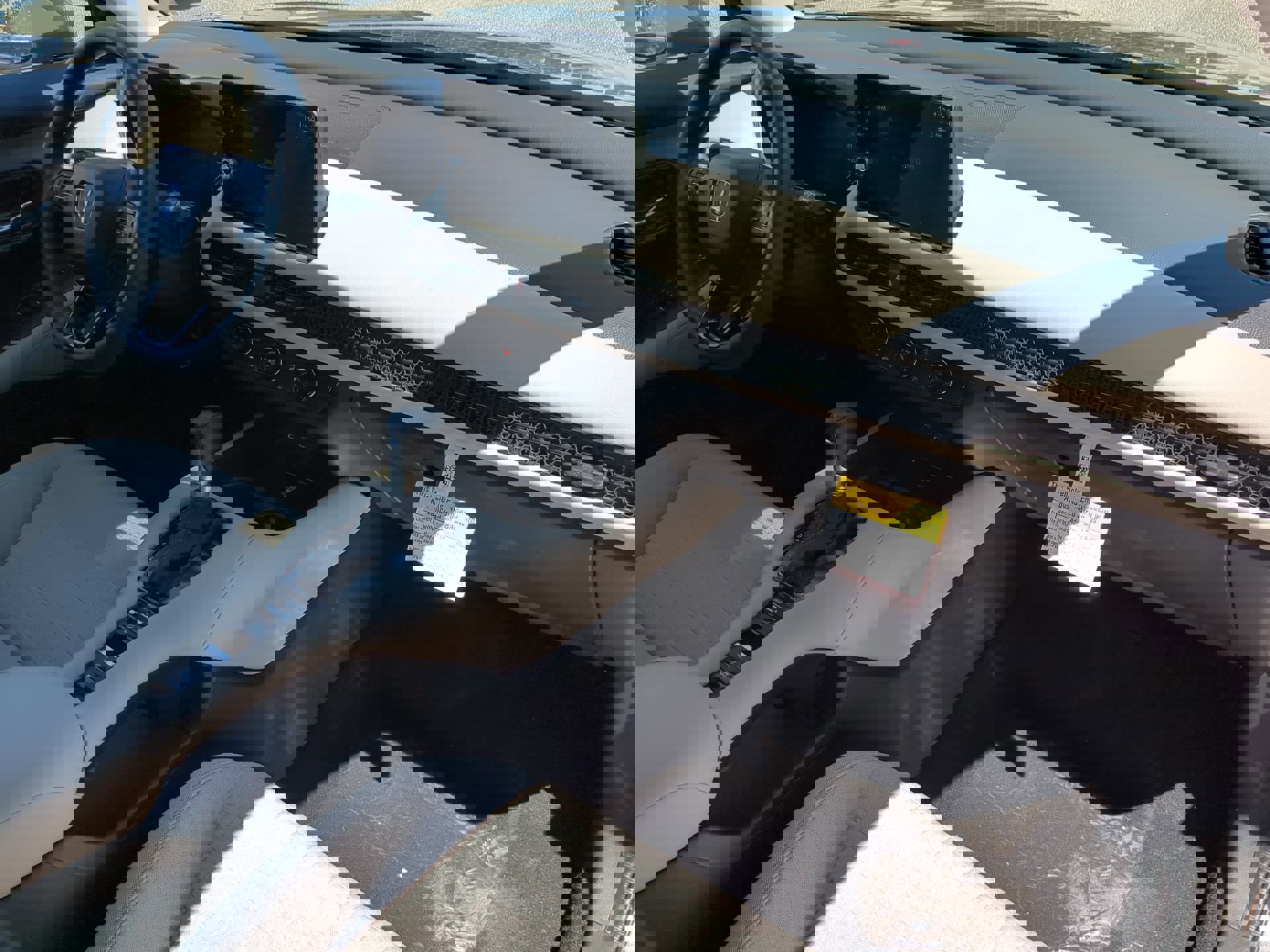 2026 Honda HR-V LX photo 2