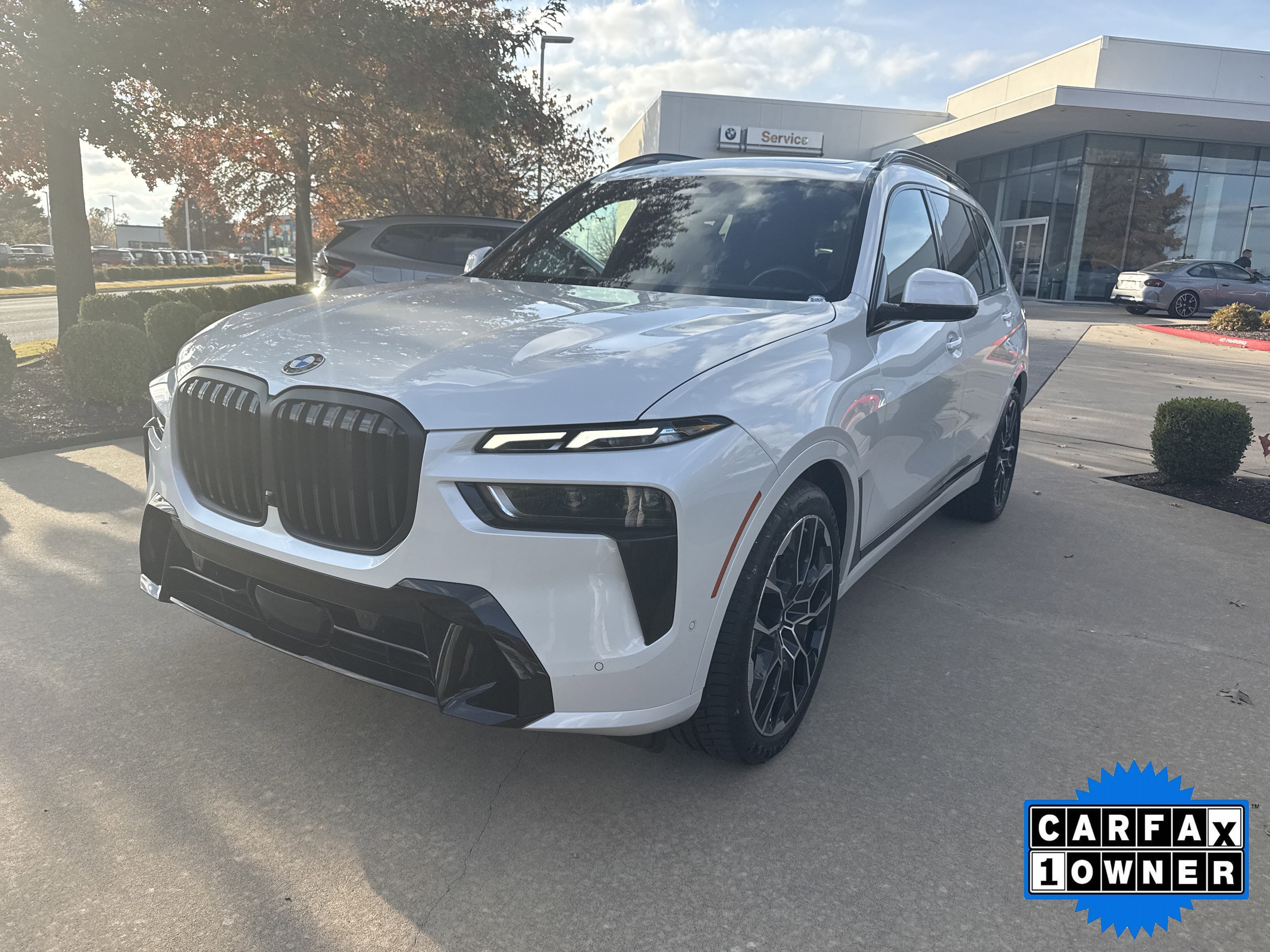 2023 BMW X7 40i's photo