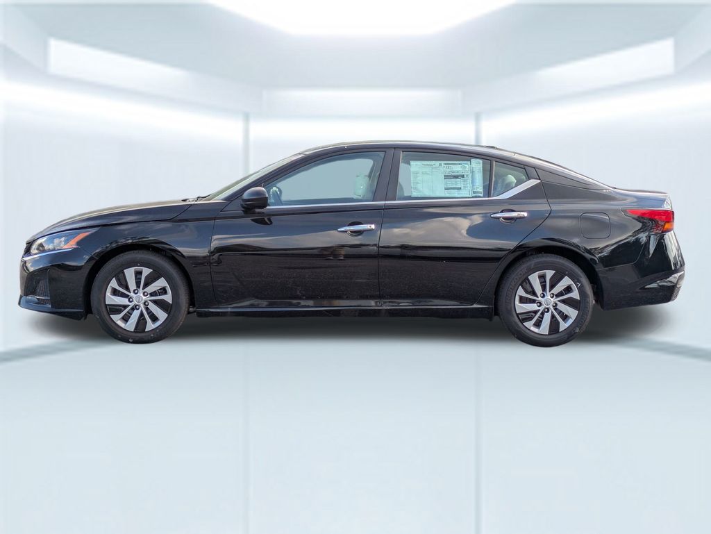 2025 Nissan Altima 2.5 S photo 2