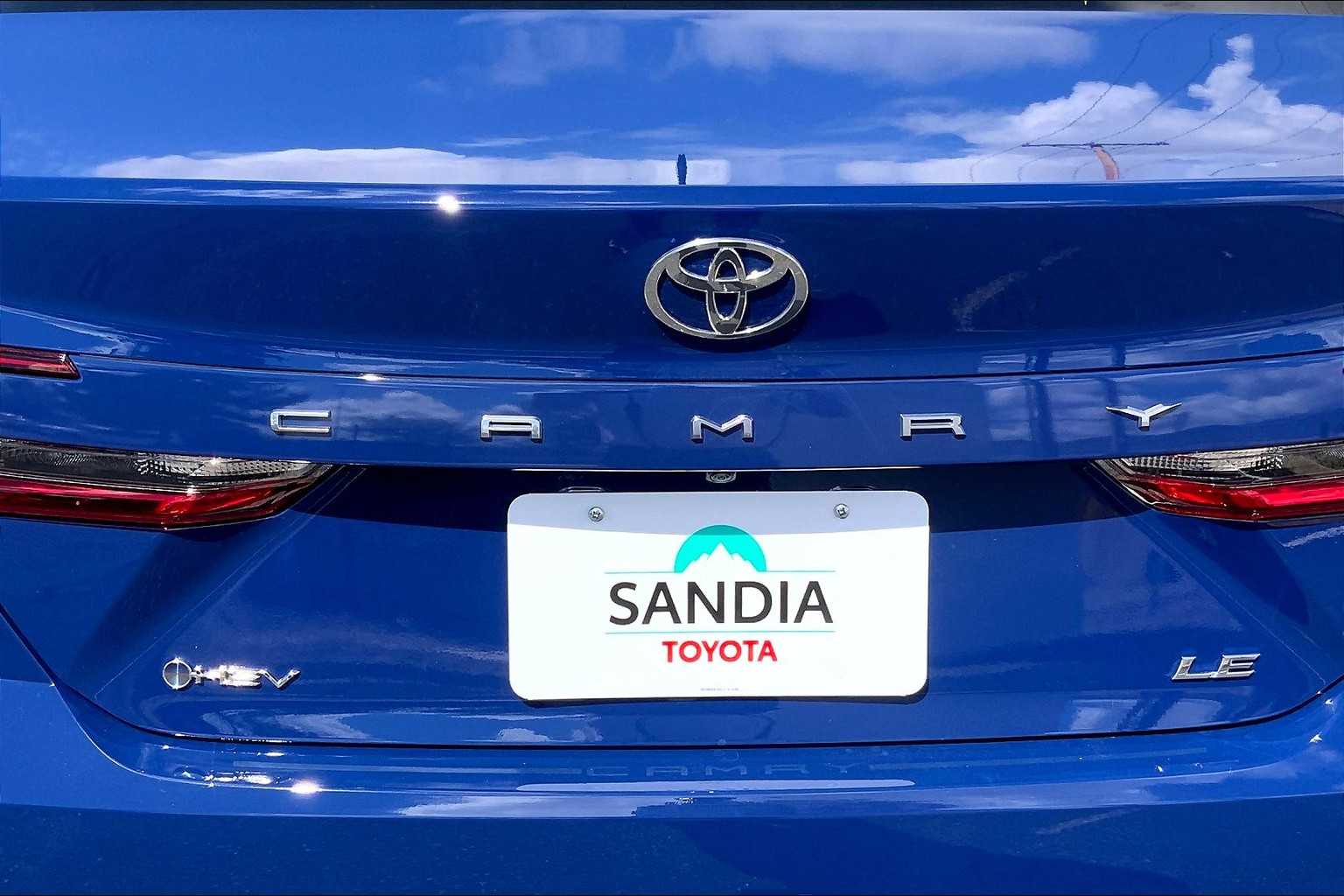 2025 Toyota Camry LE photo 8