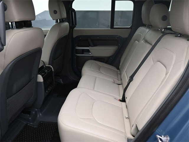 2024 Land Rover Defender 110 S photo 11