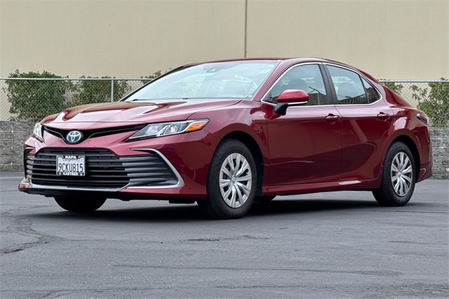 2022 Toyota Camry Hybrid LE photo 7