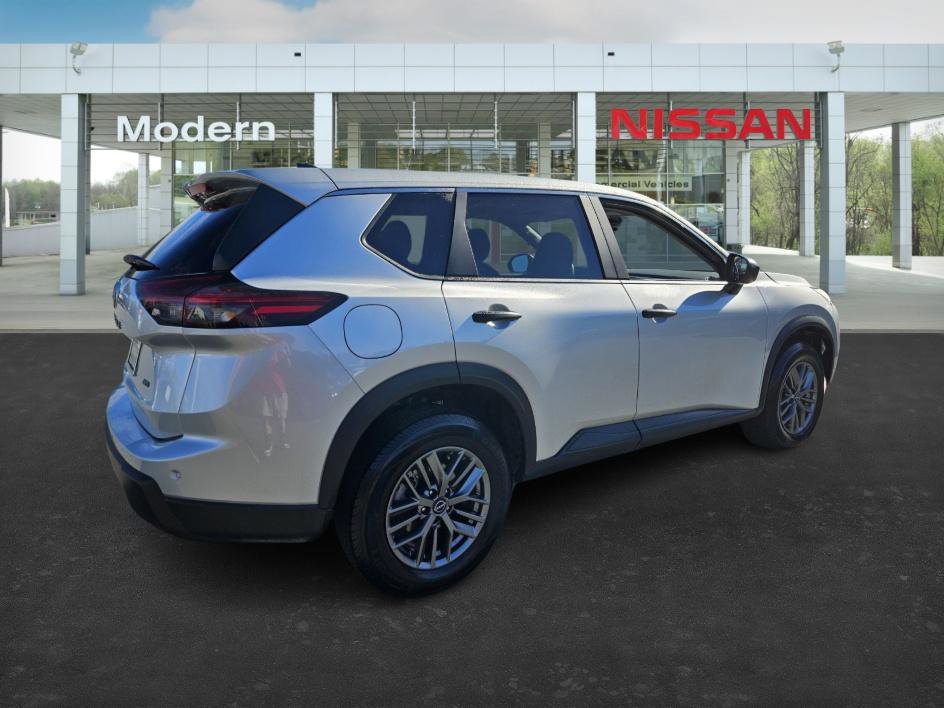 2024 Nissan Rogue S photo 4