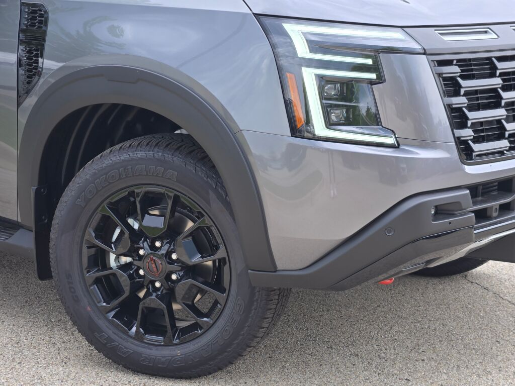 2025 Nissan Armada photo 3