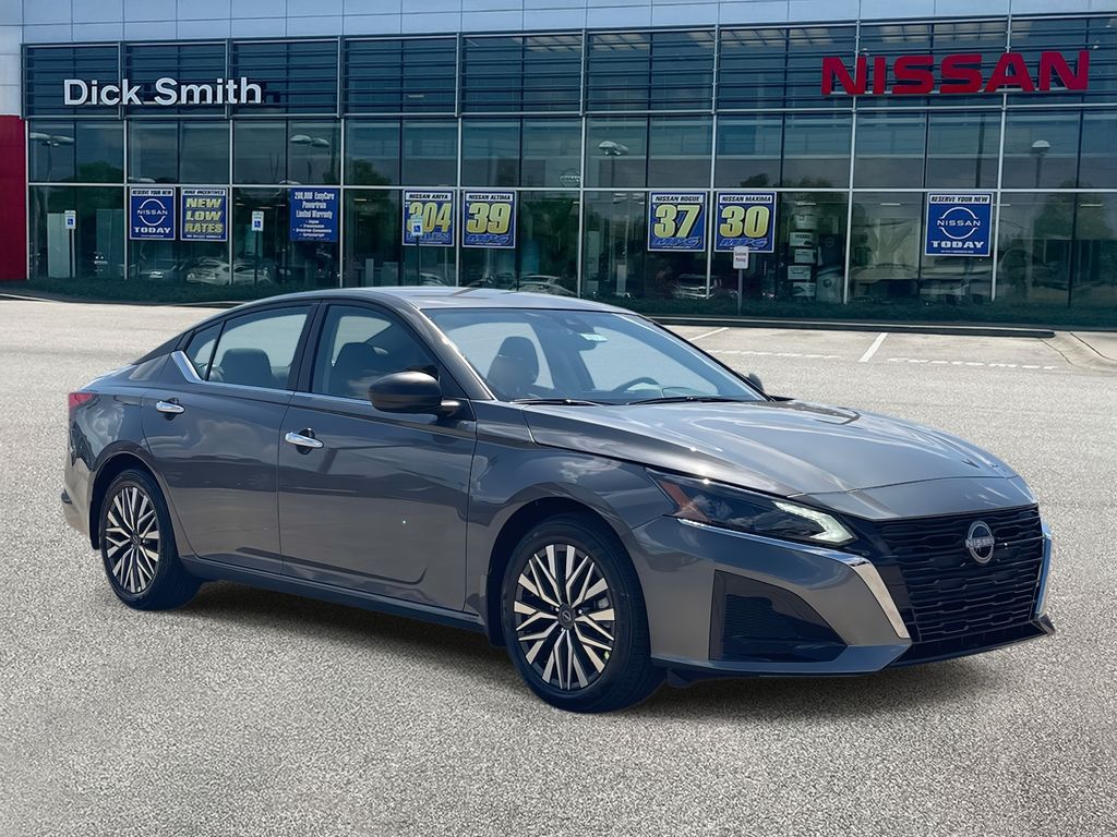 2025 Nissan Altima SV's photo