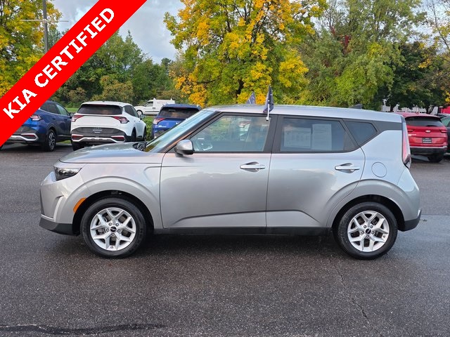 2024 Kia Soul LX photo 2
