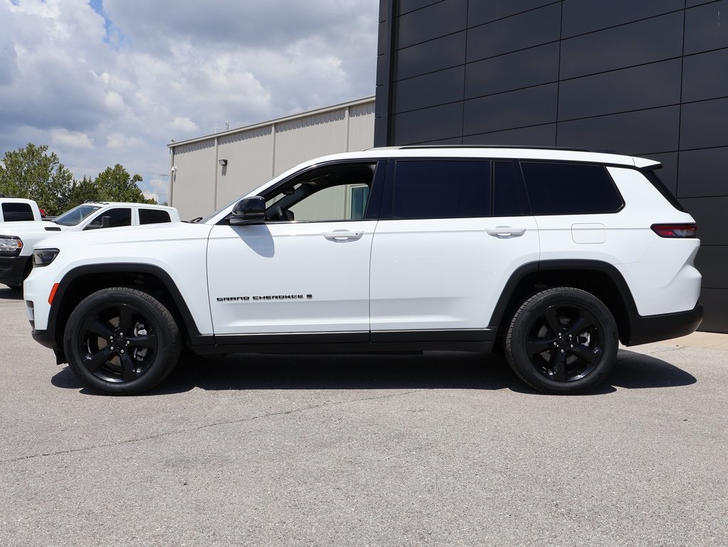 2023 Jeep Grand Cherokee Altitude photo 2