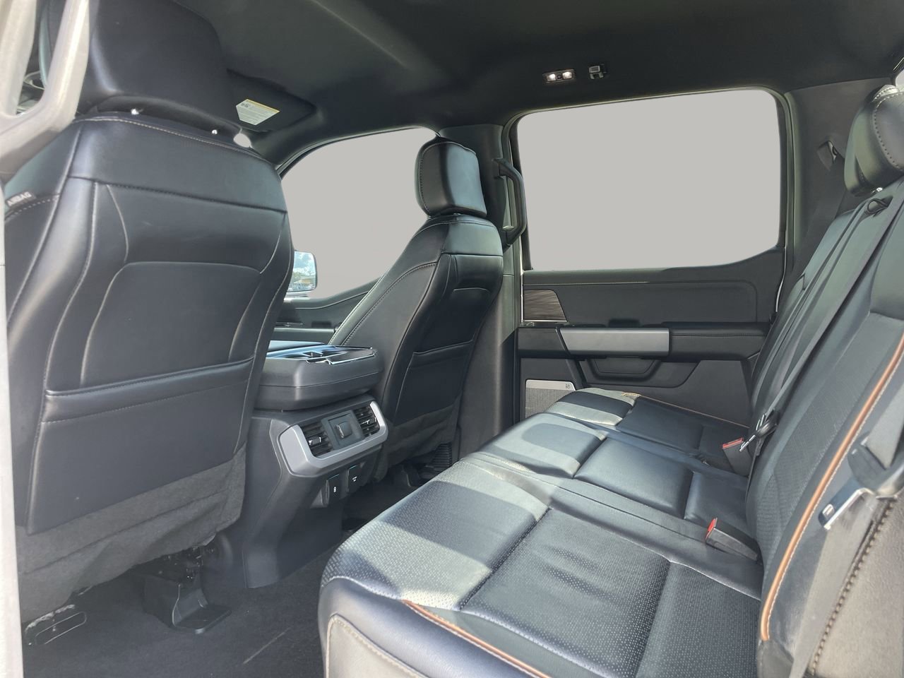 2024 Ford F-150 Lariat photo 16