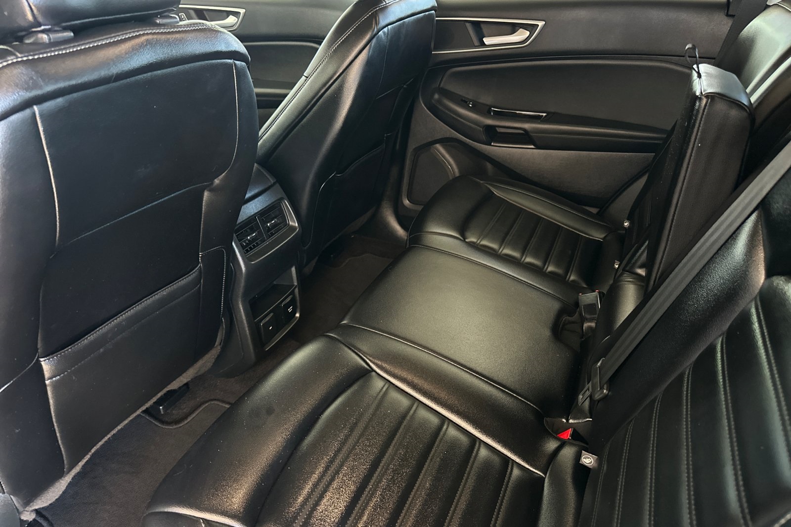 2020 Ford Edge SEL photo 11