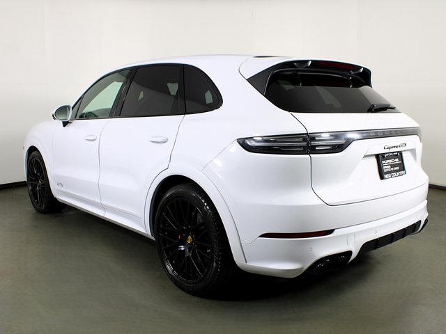 2023 Porsche Cayenne GTS photo 3